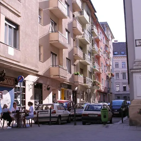 Centre Cosy Apartment *