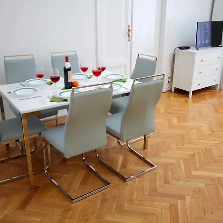 Apartment Centre Cosy Budapest